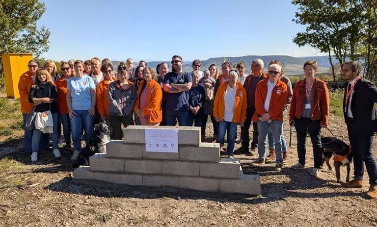 Lire la suite à propos de l’article Pose de la première pierre du futur refuge et future fourrière de la SPA de Millau